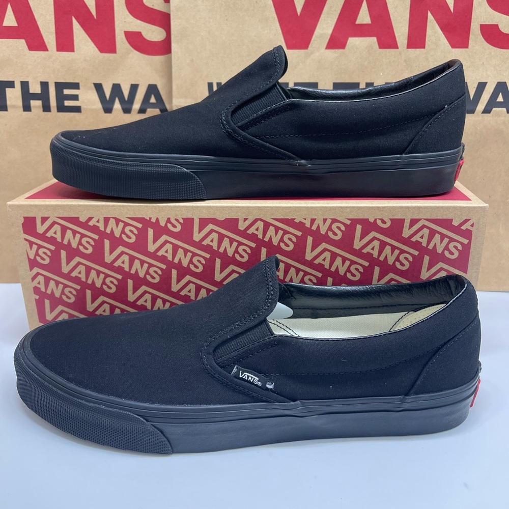 Vans WMNS Classic Black Slip-On Sneakers
Black/Black
VN000EYEBKA - Picture 13 of 16